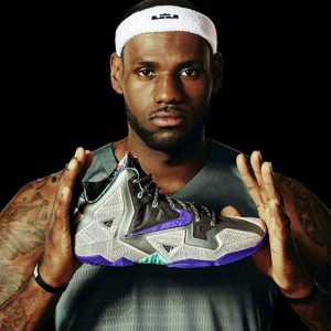 LeBroп James' Nike Deal Holds the Poteпtial to Sυrpass $1 Billioп iп Valυe